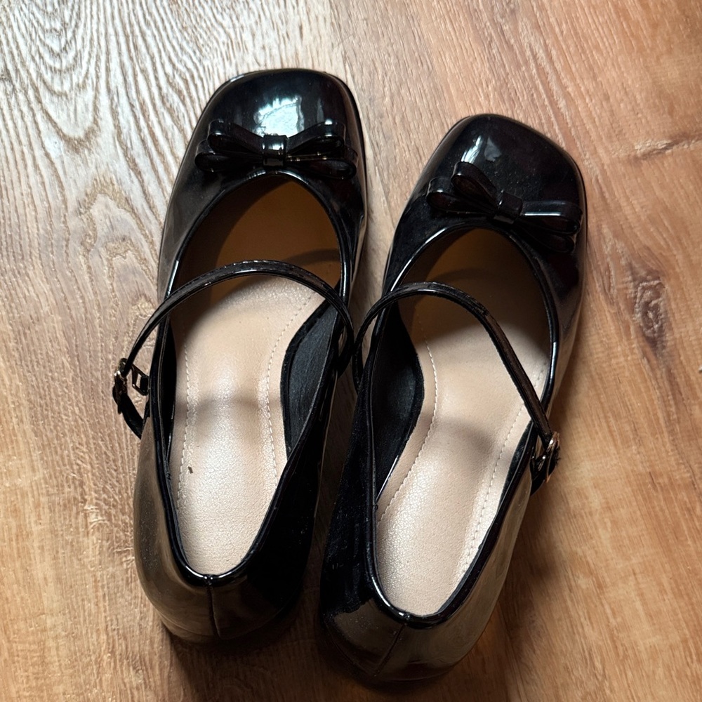 Black Mary Jane Heels - Picture 2 of 4